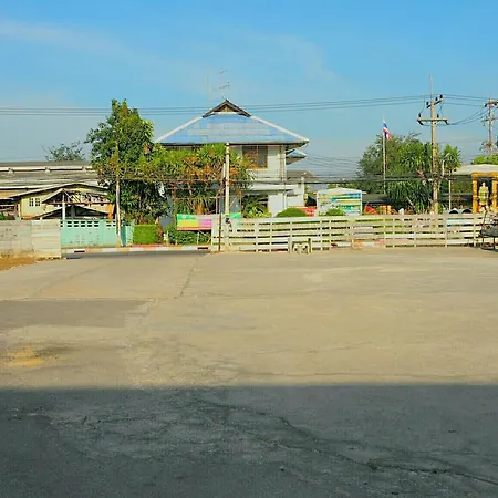 Charinsup Hotel