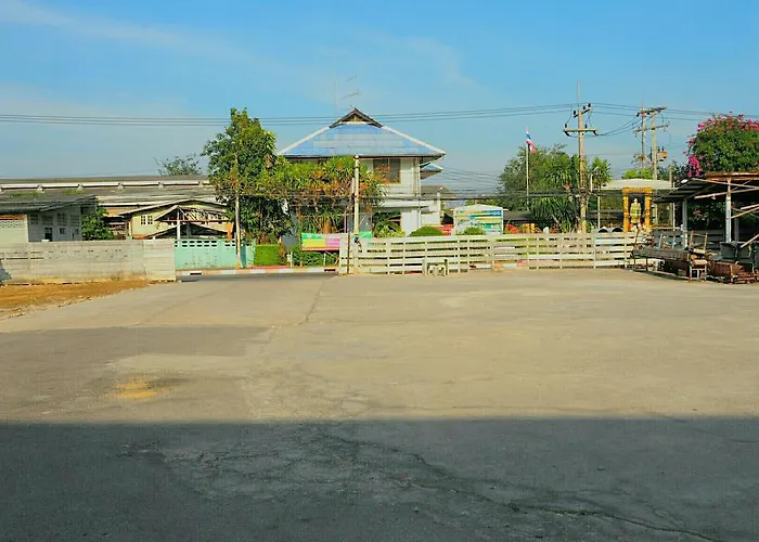 อพาร์ตโฮเทล Charinsup